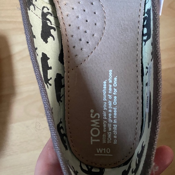 Women’s size 10 grey Toms - Picture 1 of 2